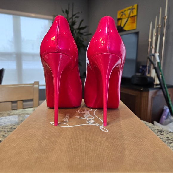 NEW Christian Louboutin Hot Chick Alta 120mm Pinkup Hot Pink High Heel Pumps